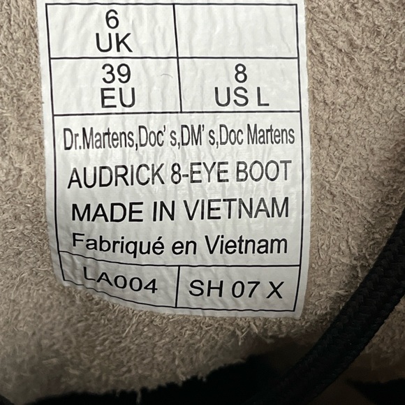 Dr. Martens  Audrick 8-Eye Boot EU 39 US 8 in Cement Platform Boots - Picture 12 of 12